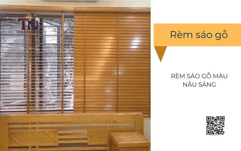So Sánh Rèm Sáo Nhôm Và Sáo Gỗ: Chọn Rèm Cửa Phòng Ngủ Loại Nào Dễ Sử Dụng?